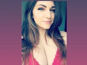 WebCAM di 34HHGamerGirlHannah
