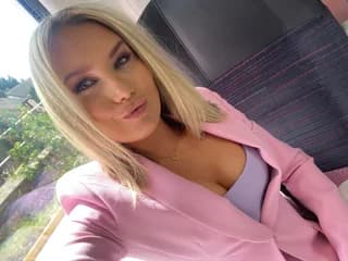 HotBlondeLara_xo WebCAM 