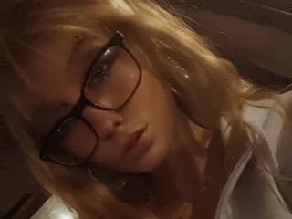 PinkPineapple19 WebCAM 