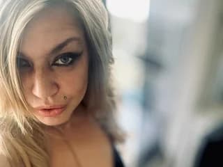 WebCAM of RhiaMoon