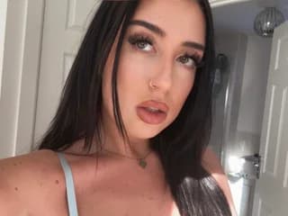 WebCAM of XMistressMillieX