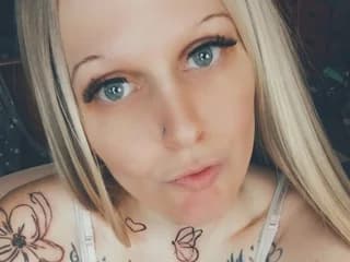 WebCAM of xSarahOphirx